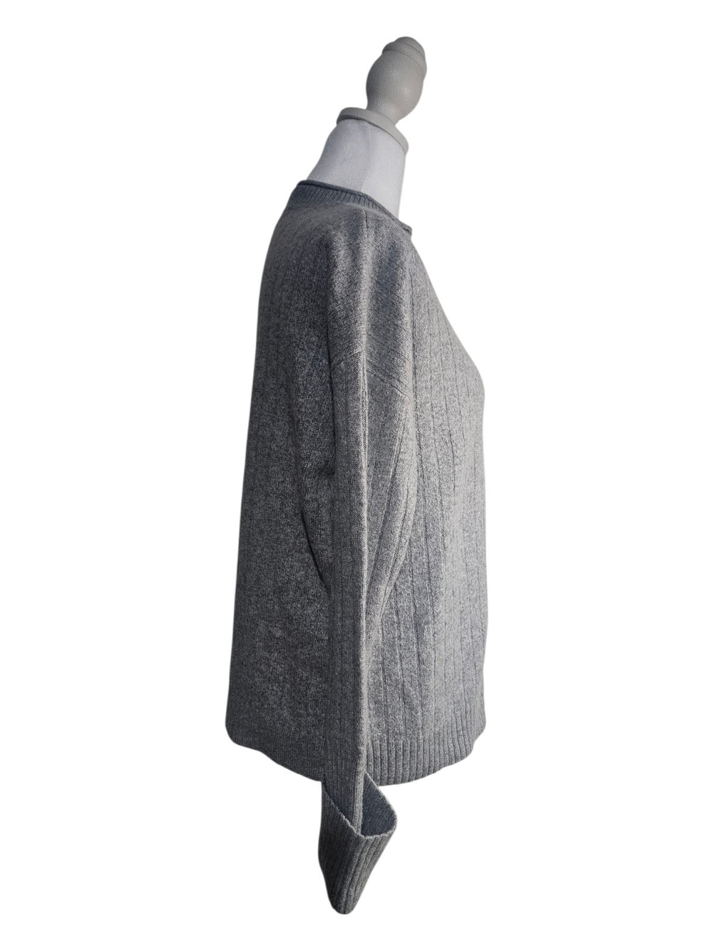 "Banana Republic Grey Sweater, Fine Merino Wool and Cashmere Blend, Size S - Picture 3 of 7